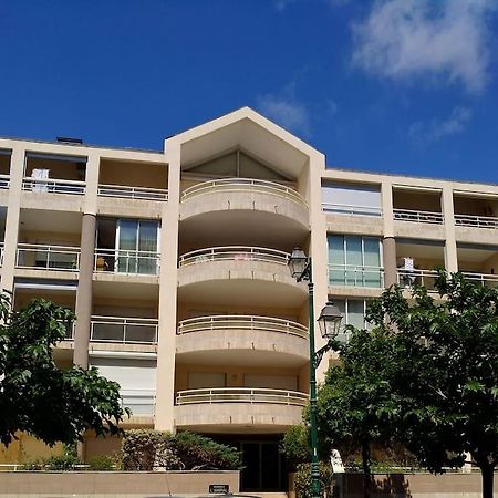 Appartement 2 Pieces Avec Une Grande Terrasse, 3 Etoiles, Wifi, Box Pour Vehicule Et Velos Les Sables-dʼOlonne Buitenkant foto