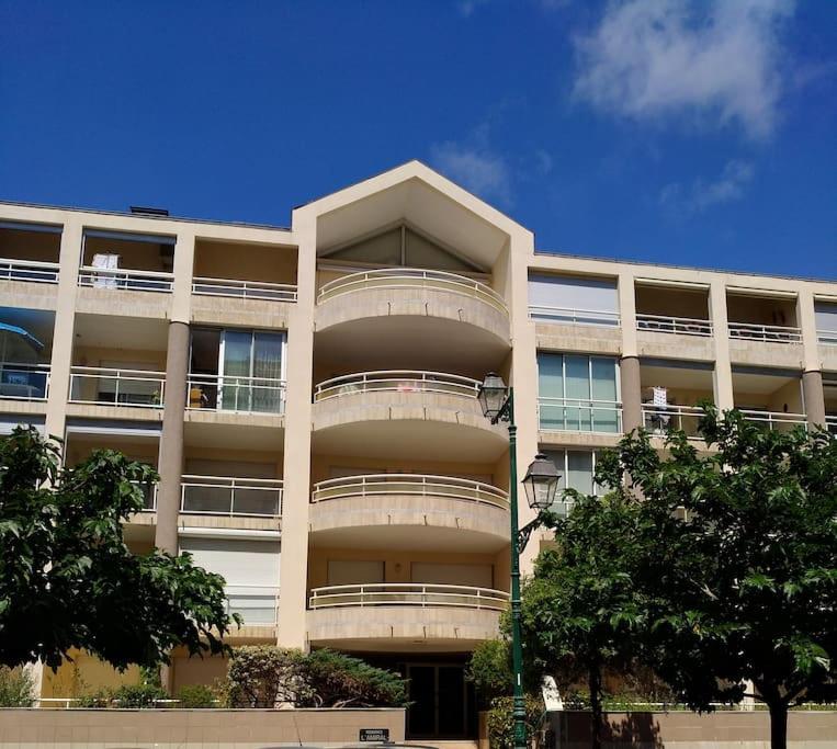 Appartement 2 Pieces Avec Une Grande Terrasse, 3 Etoiles, Wifi, Box Pour Vehicule Et Velos Les Sables-dʼOlonne Buitenkant foto