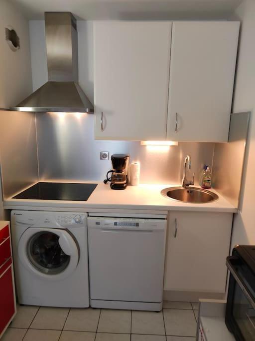 Appartement 2 Pieces Avec Une Grande Terrasse, 3 Etoiles, Wifi, Box Pour Vehicule Et Velos Les Sables-dʼOlonne Buitenkant foto