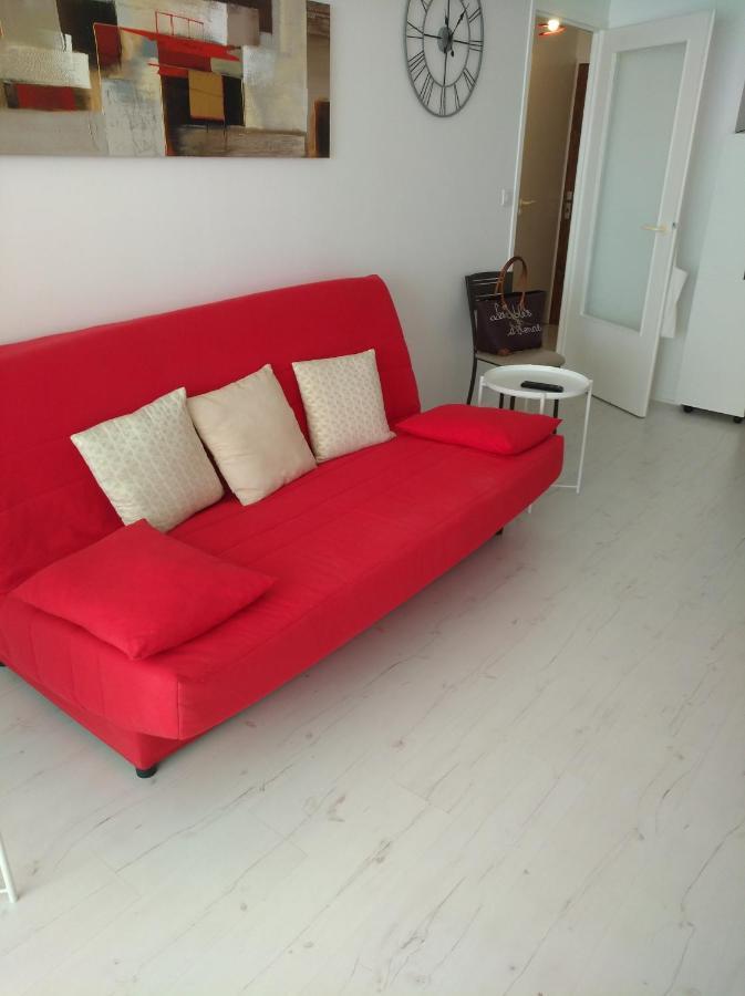 Appartement 2 Pieces Avec Une Grande Terrasse, 3 Etoiles, Wifi, Box Pour Vehicule Et Velos Les Sables-dʼOlonne Buitenkant foto