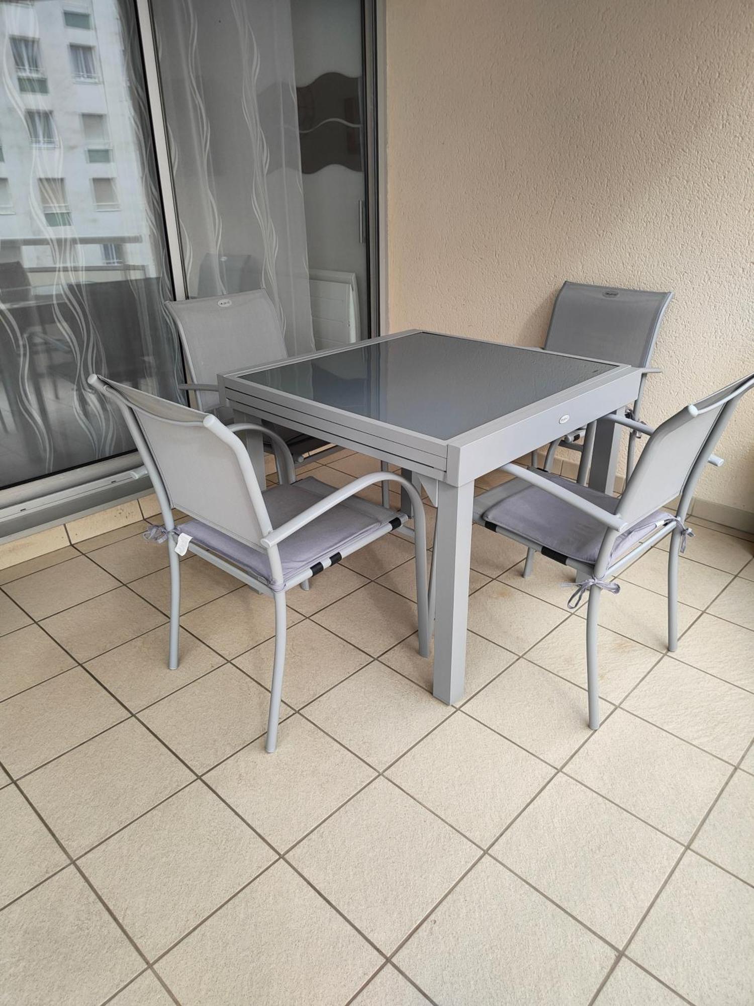 Appartement 2 Pieces Avec Une Grande Terrasse, 3 Etoiles, Wifi, Box Pour Vehicule Et Velos Les Sables-dʼOlonne Buitenkant foto